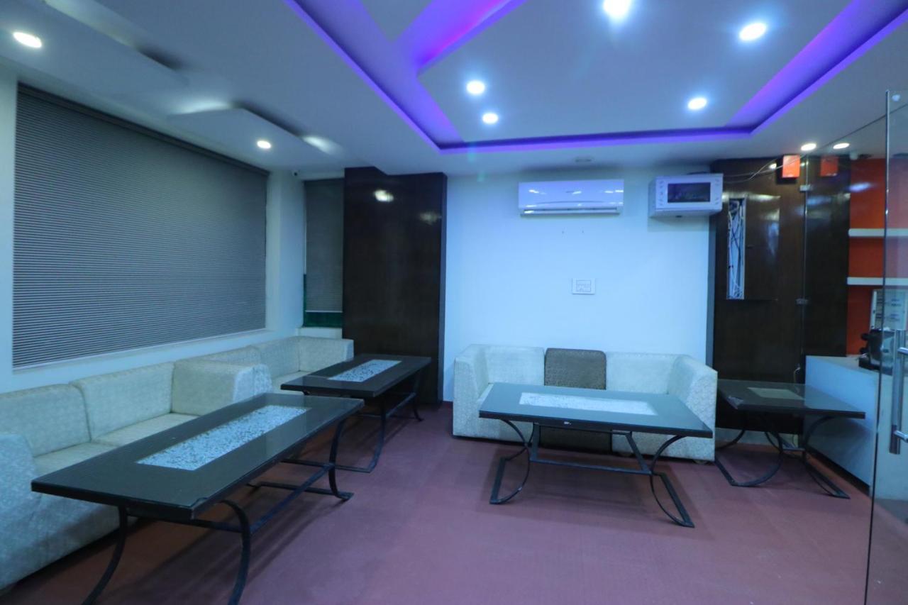 Hotel Eurasia Mohali International Airport Zirakpur Екстериор снимка