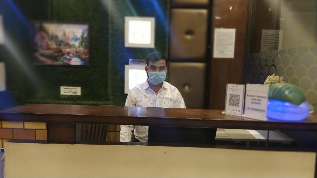 Hotel Eurasia Mohali International Airport Zirakpur Екстериор снимка