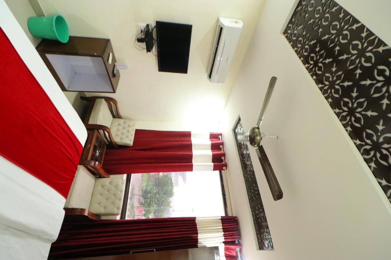 Hotel Eurasia Mohali International Airport Zirakpur Екстериор снимка